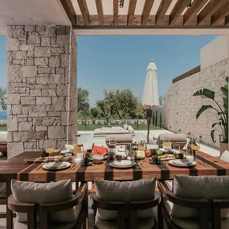 Valerozo - Exclusive Beachside Experience Villa