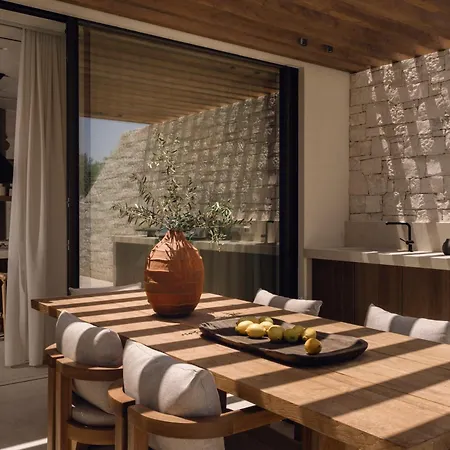 Villa Valerozo - Exclusive Beachside Experience
