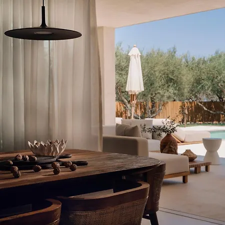 Valerozo - Exclusive Beachside Experience Amoudi