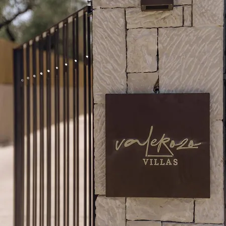Valerozo - Exclusive Beachside Experience Amoudi